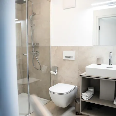 Ξενοδοχείο με διαμερίσματα Blackhome Center 4*