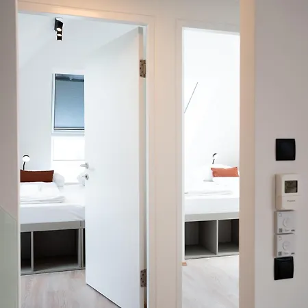 Ξενοδοχείο με διαμερίσματα Blackhome Center 4*